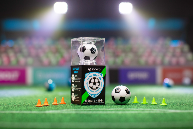 Představení robotické koule Sphero Mini Soccer