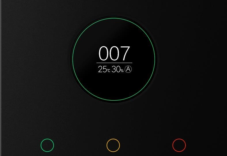 Tři barvy indikátoru displeje