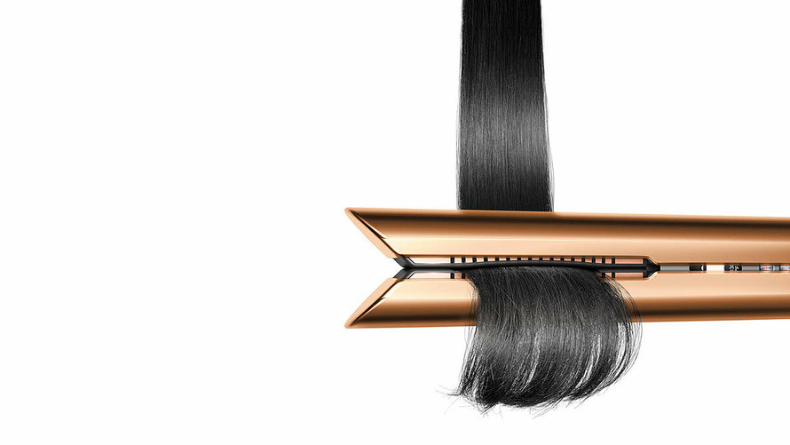 Jediná žehlička s pružnými destičkami, které udržují vlasy pohromadě