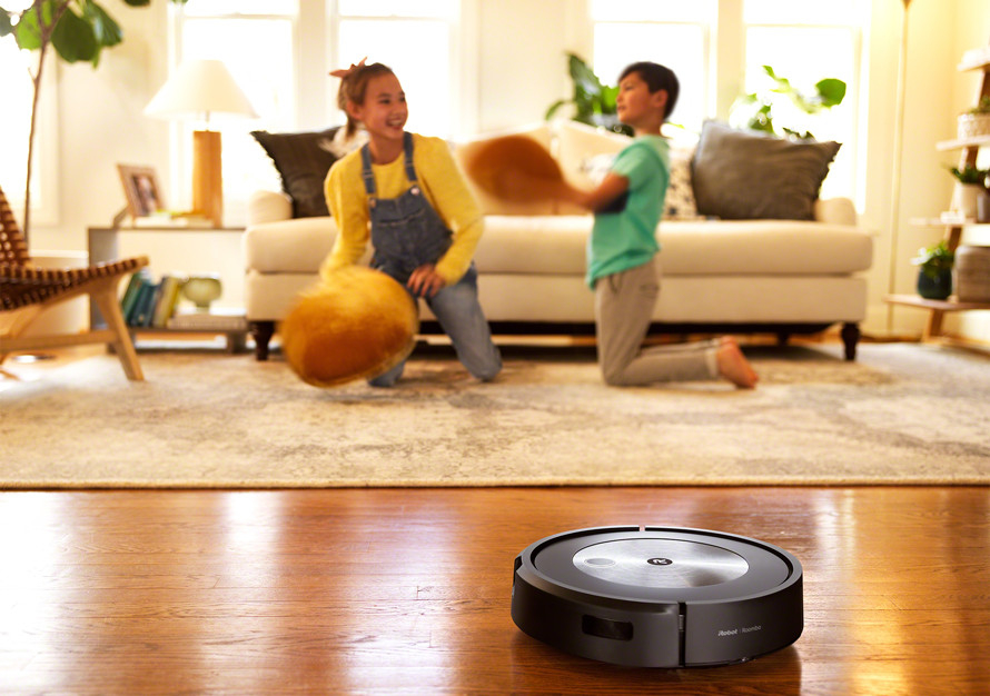 Představení robotického vysavače iRobot Roomba  j7 5840