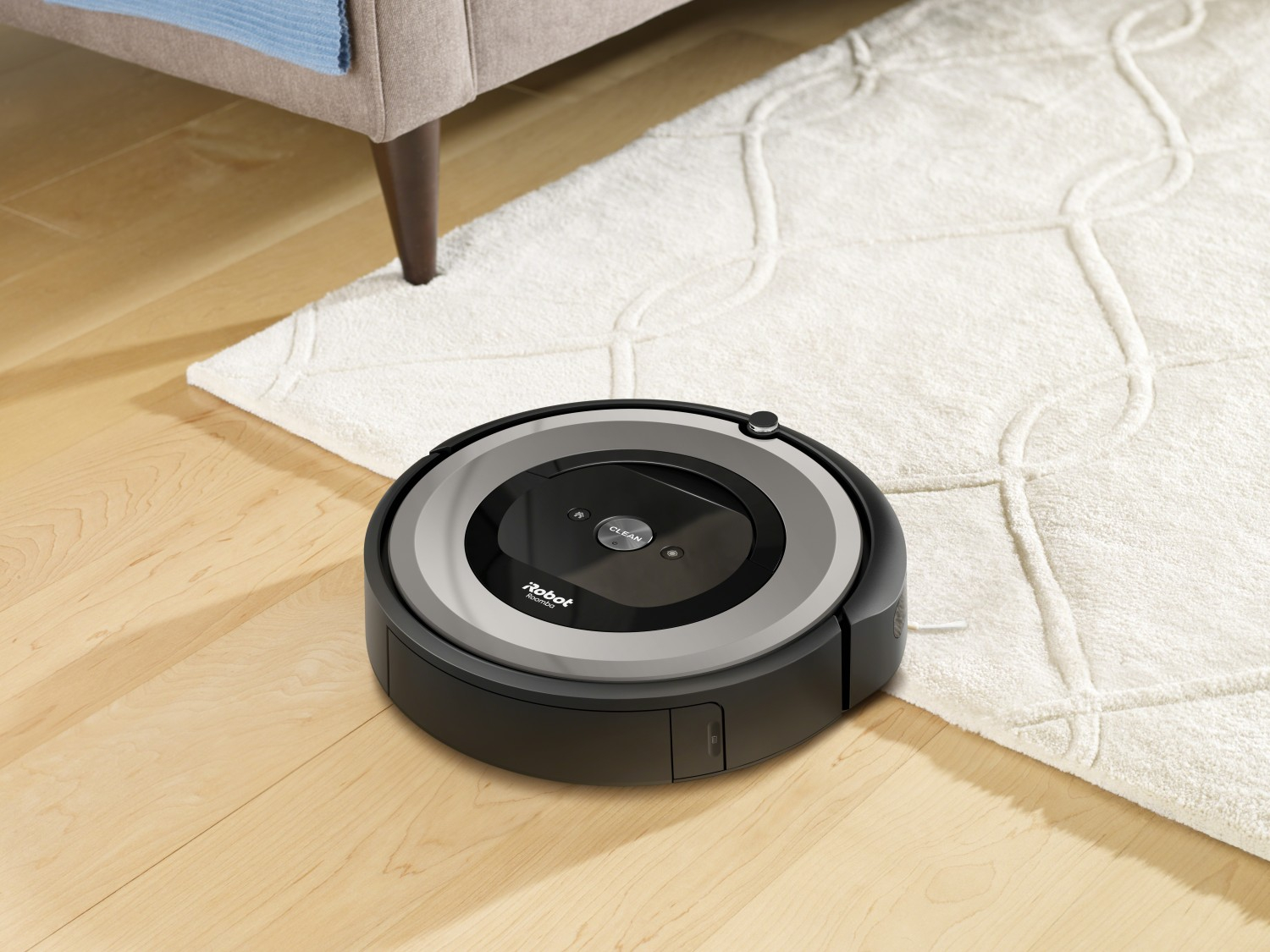 Představení robotického vysavače iRobot Roomba e5 silver