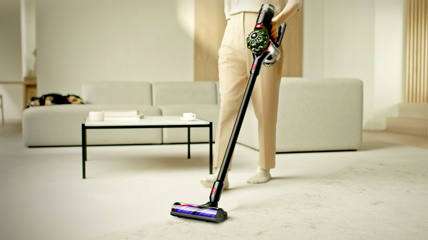 Představení vysavače Dyson V8 Cyclone