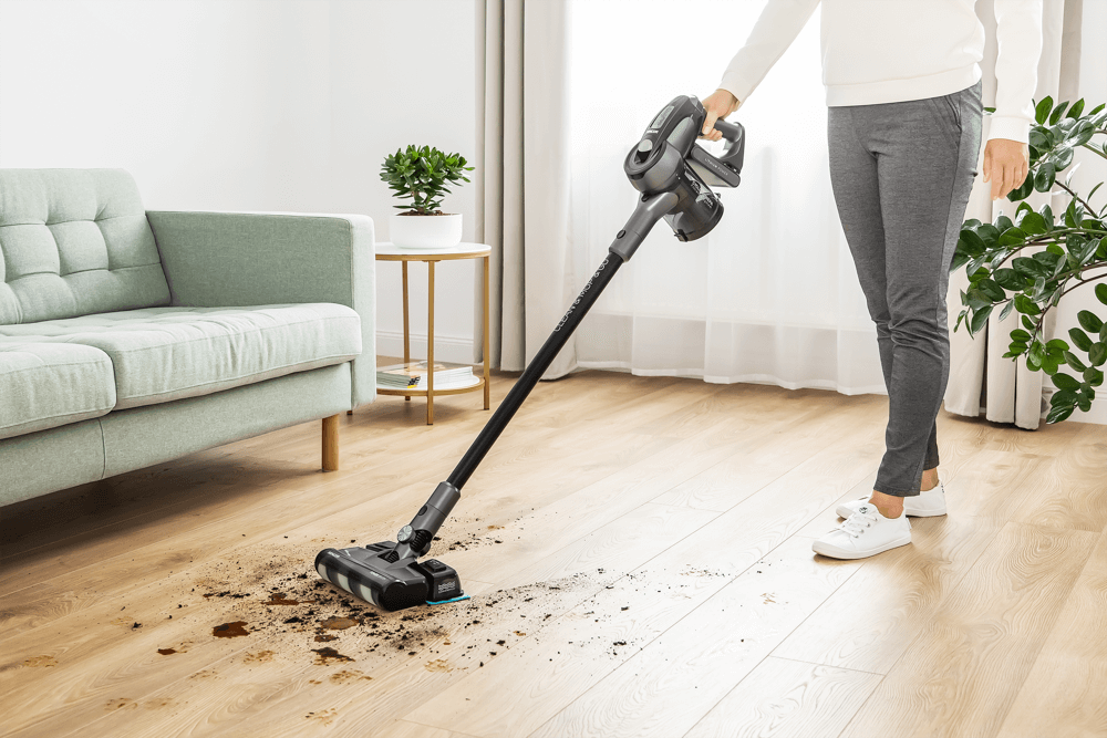 Představení tyčového vysavače SVC 0725BK 4v1